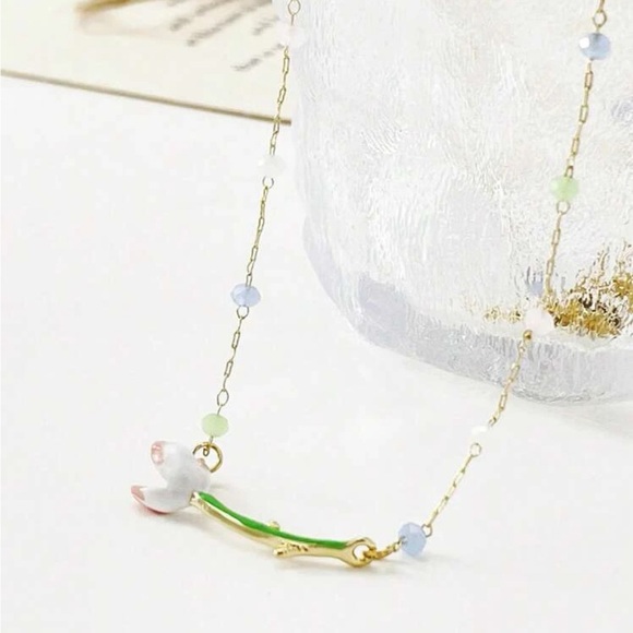 Elegant Flower Beaded Necklace - Picture 4 of 5